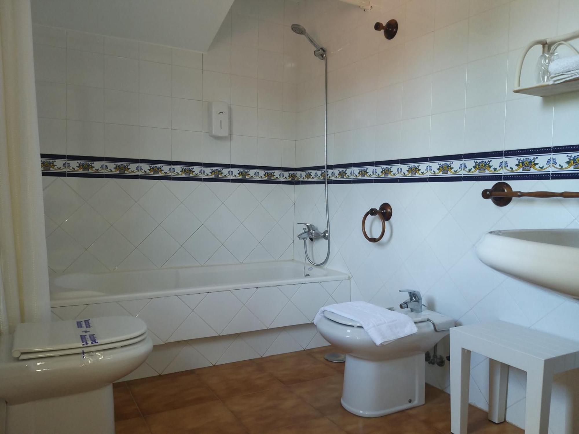 Hostal Restaurante O'Cadaval Frades Bilik gambar