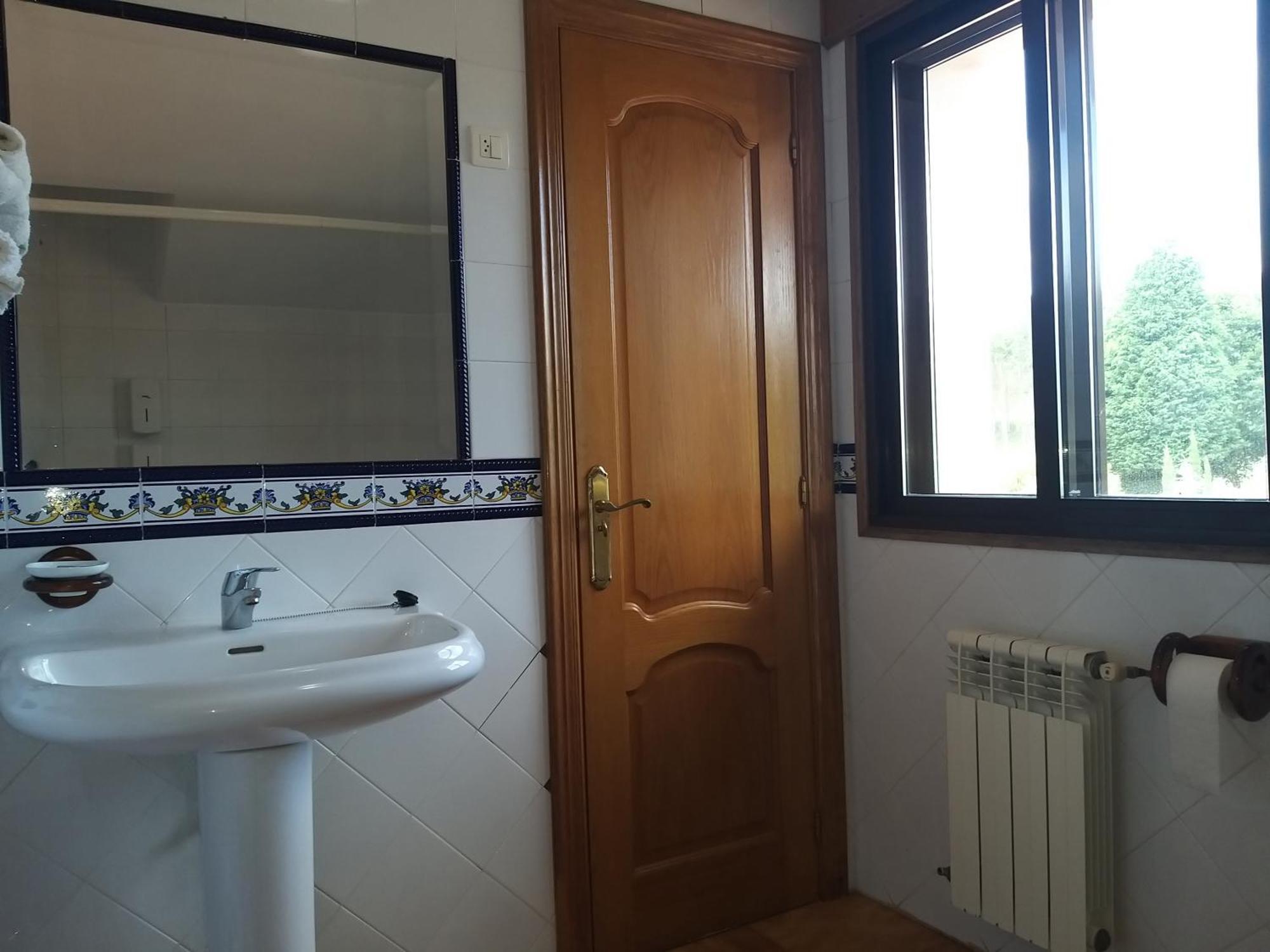 Hostal Restaurante O'Cadaval Frades Bilik gambar