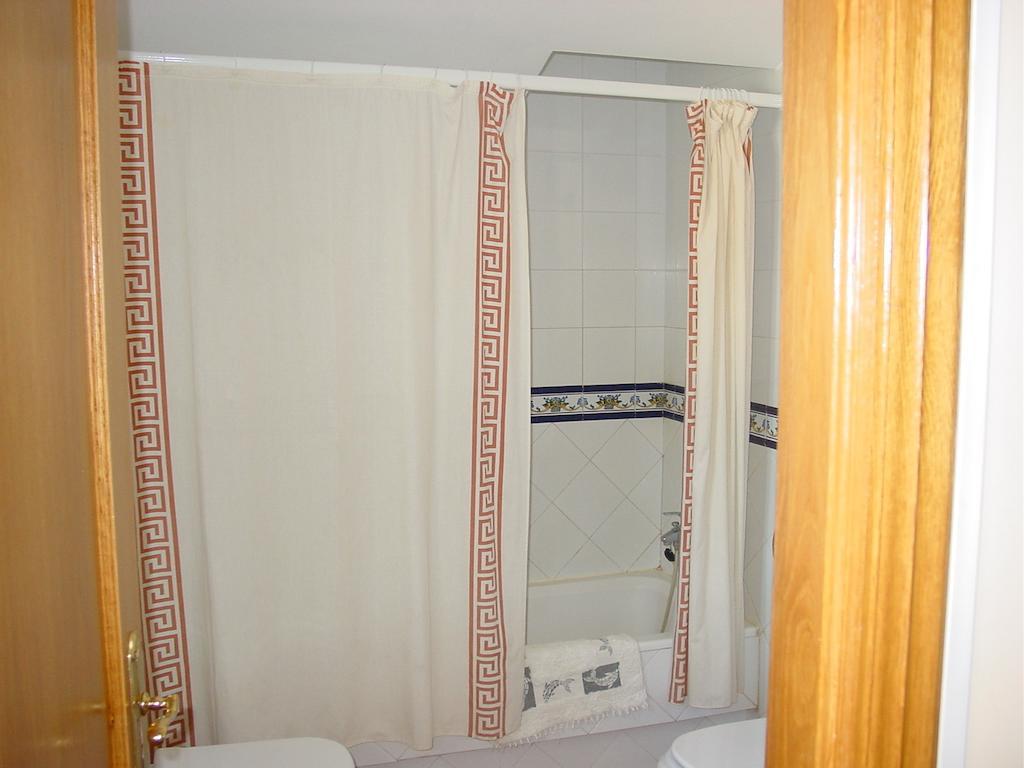 Hostal Restaurante O'Cadaval Frades Luaran gambar